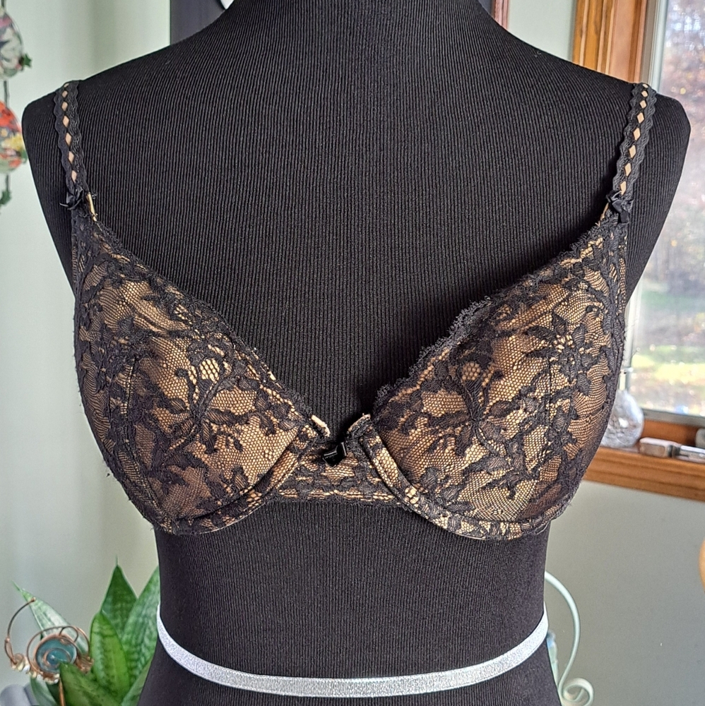 Victoria's Secret Black and Tan Lace Bra sz. 34C